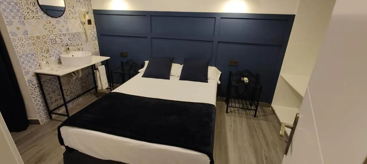 Rooms Los Montes Granada Guest house