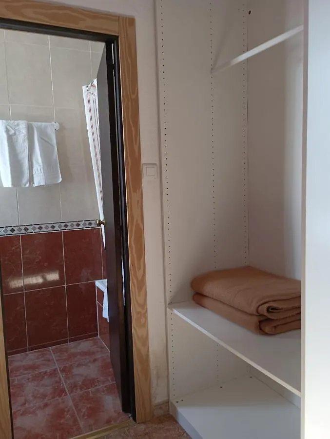 Rooms Los Montes Granada 0*,