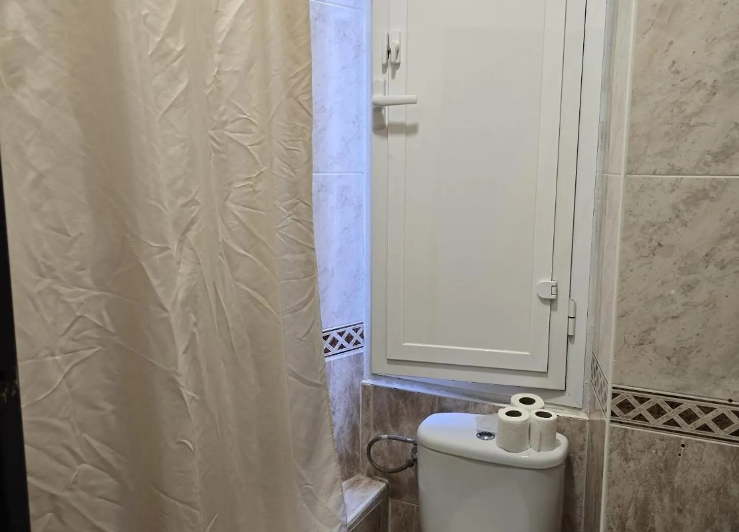 Guest house Rooms Los Montes Granada Spain